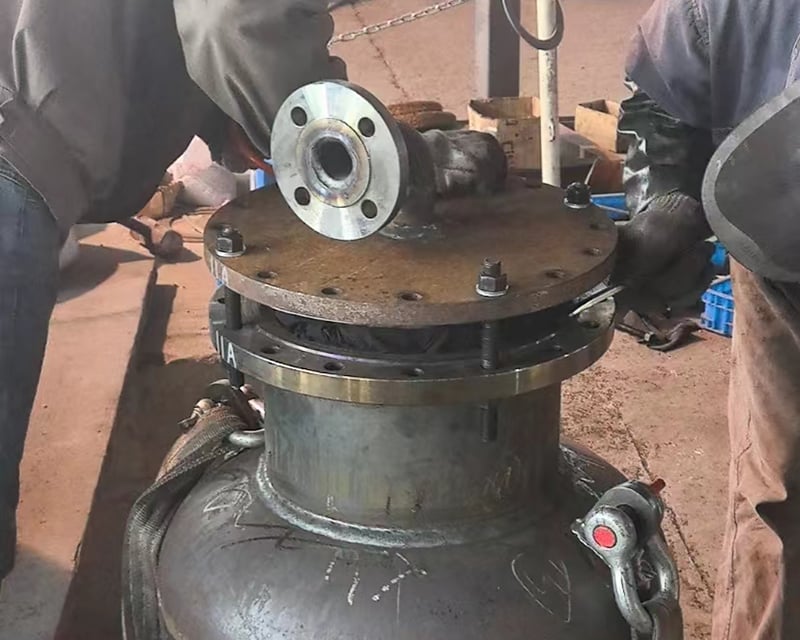 Compaction device after molecular sieve filling